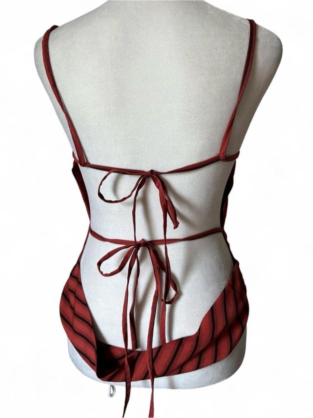Lioness Red Black Striped Open Back Tie Back Tank Top size Small - Picture 4 of 5